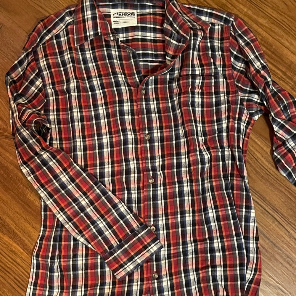 Men’s flannel button down